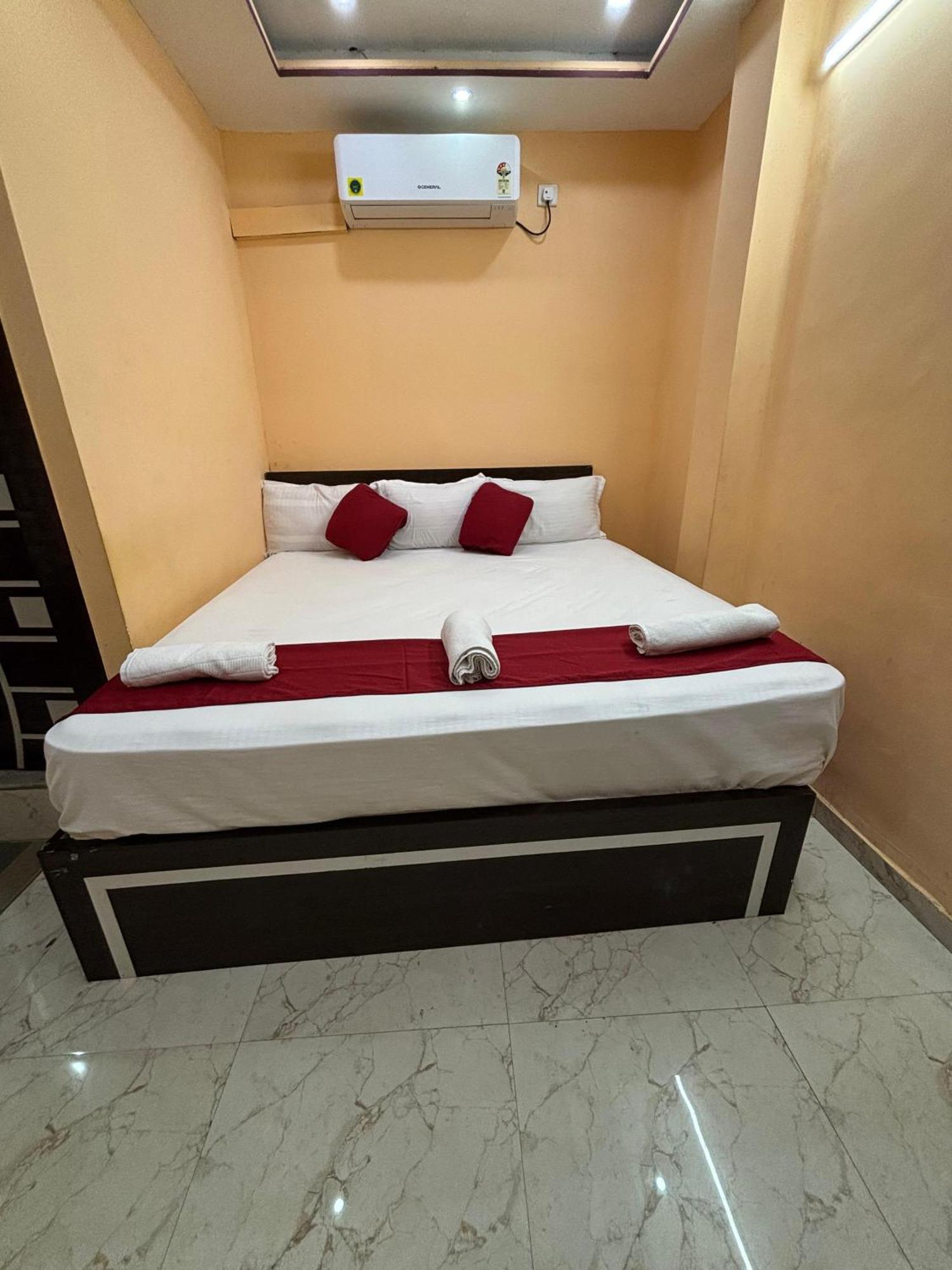 Hotel O Marquis Guest House Kolkata Bagian luar foto
